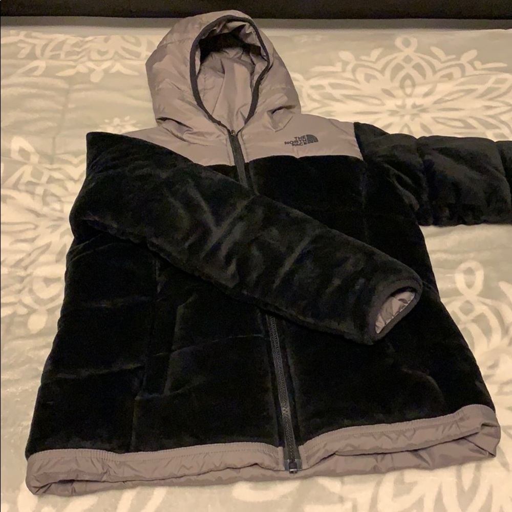 Black North face puffer coat